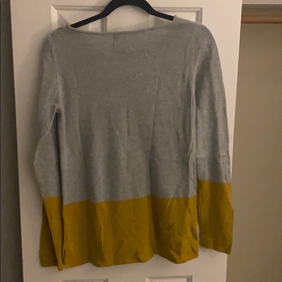 Yellow and grey color blocked sweater - Picture 4 of 4